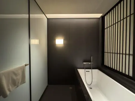 Houcang Ningjing Hotel (IFS Guojin Center, Wuyi Square) Отели рядом с достопримечательностью «Lushan Temple»