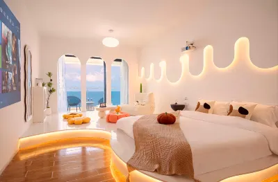 Xingchen Yuhai Vacation Boutique Stay (Shanwei Poly Jinding Bay Tourist Resort) Hotels near South China Normal University (Shanwei Campus)