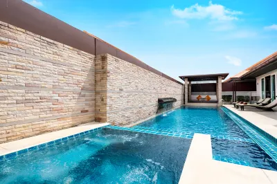 Luxury Pool villa C16 / 4BR 8-10 Persons Hotels in Nong Prue