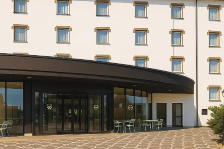 B&B Hotel Latina Отели в г. Сецце