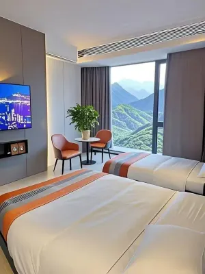 Yinfeng Hotel (Tongren High-speed Railway Station)