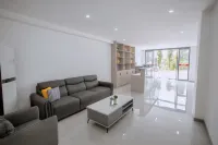 Yuejiyuan Hotel (Huayi Roundabout)