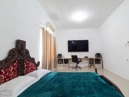 Gading Homestay Prigen Отели в г. Purwosari