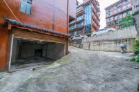 Xijiang Xinhao Chinese Inn (Qianhu Miao Village West Gate Tourist Service Center) - 2-Star