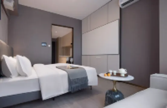 Hezhou Scenic Hotel (Changsha Wuyi Square Peiyuanqiao Subway Station)