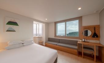 Heyy Seogwipo Hotel