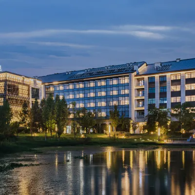 Huzhou Hongcheng Maison New Century Hotel (Huzhou East Station Branch) Hotels near Huzhoudong Railway Station