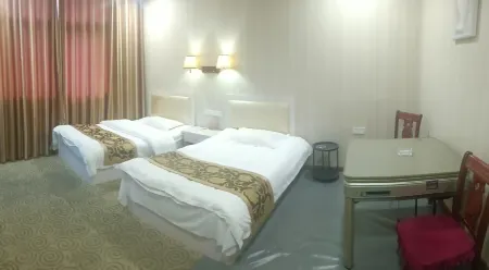 Jinhong Business Hotel (Huangchuan Railway Station)