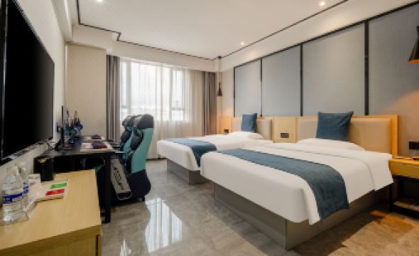 Lingjie E-Sports Hotel (Nanning Anji Bus Station Subway Station)