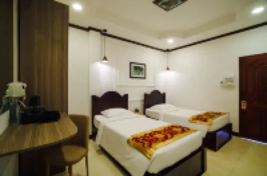 Hotel Lexi Wat Sok Pa Luang周辺のホテル