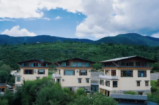 Villafound Shangri-La Womasto Resort