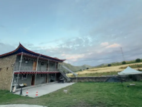 康定瑞楓民宿（新都橋店） 鄰近香薰谷的酒店