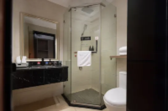 Jinhai International Hotel (Yueyang Tower Pedestrian Street)