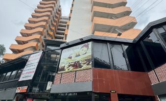 Mall Suites Hotel