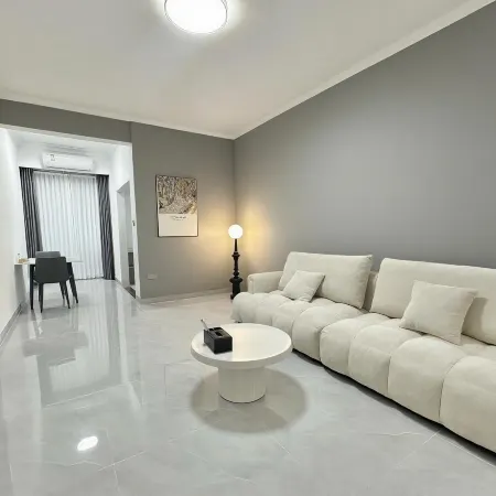 Zhanjiang Riverbank Cloud Residents' Homestay