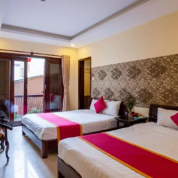 Golden River Hotel