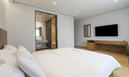 Hotel Grand Bay Boryeong Отели рядом со станцией Станция Нампо