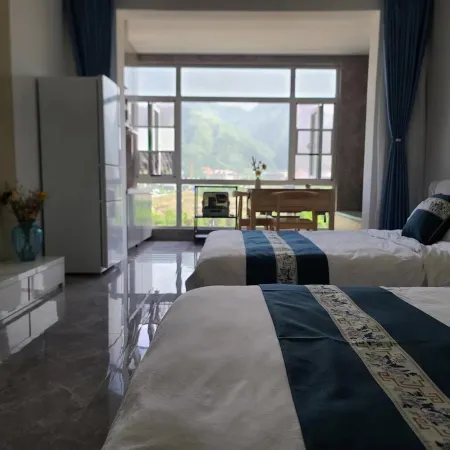 Shanmuju Private Hot Spring Elegant Residence (Taibai Mountain Tourist Area Bus Station)
