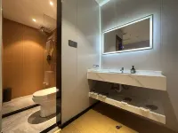 HaveANiceDayHuanman Audio-Visual City • ViewQingju Hotel (Wuyan Pedestrian Street, Shiyan) - Airport Shuttle