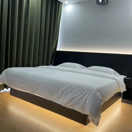 Xiaoshihou Homestay (Wanda Plaza)