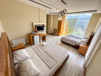 By Sultan Otel Các khách sạn gần Chợ Lụa