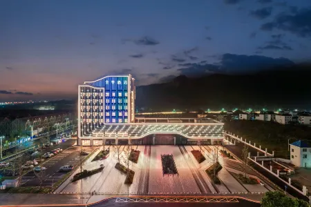 JI Hotel (Lushan Xiufeng Scenic Area Tongluowan Plaza Branch) Отели рядом с достопримечательностью «Haihuizhen»
