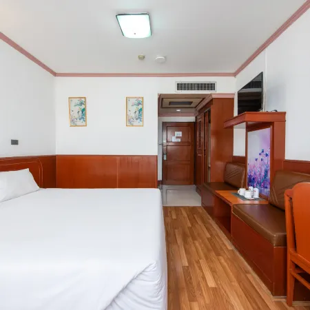 Elizabeth Hotel Отели рядом с достопримечательностью «Пирс Kiak Kai»