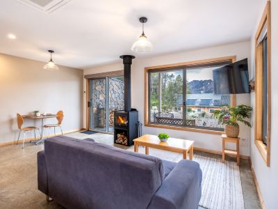 Freycinet Stone Studio 7