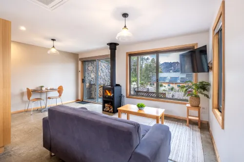 Freycinet Stone Studio 7