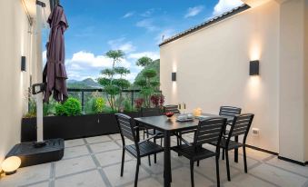 Moshang Qingju Hotel (Xingyi Sunshine Valley Tourist Resort)