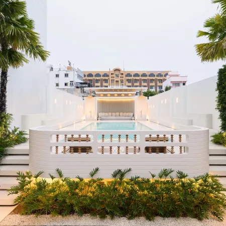 Arco Phuket Town Отели рядом с достопримечательностью «Порт Ратсада»