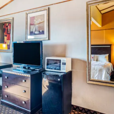 Travelodge by Wyndham Dodge City KS