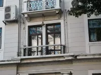BYOU  APARTMENT (Guangzhou Shamian Cultural Park Subway Staion) Hotels near Hoi Tong Monastery