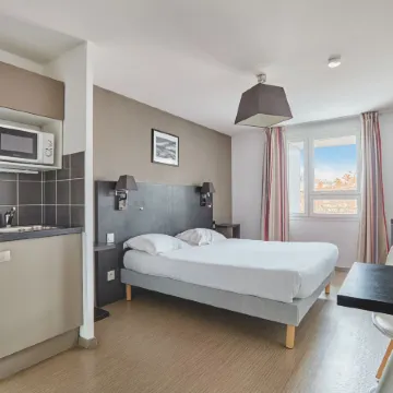 Appart Hotel Odalys City Marseille le Dôme Отели рядом с достопримечательностью «Дворец Лоншам»