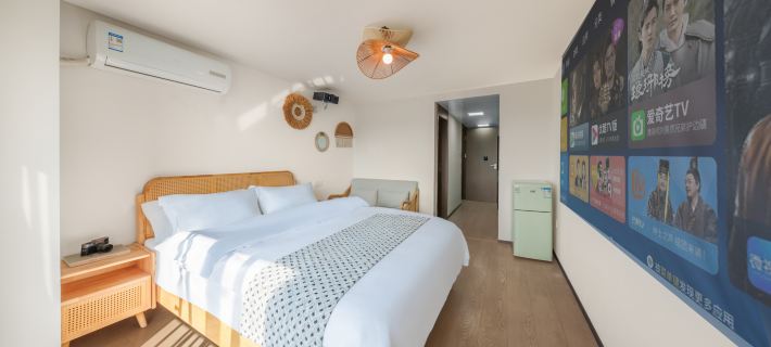 Tongying Yunqi Cinema Apartment Отели в г. Тунлу