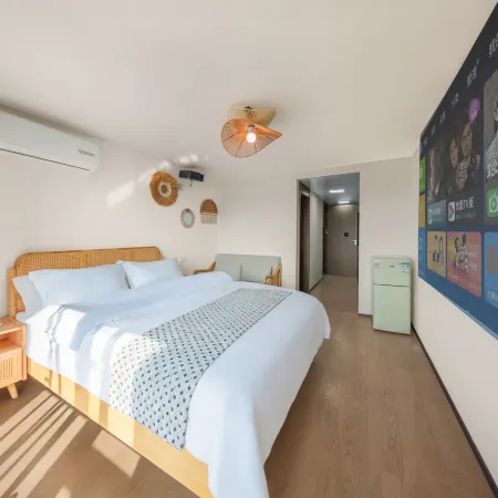 Tongying Yunqi Cinema Apartment