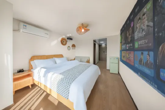 桐影雲棲影院公寓（桐廬東站江南鎮店）