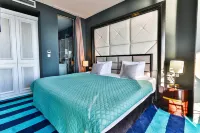 Royalis Suites Rafailovici - Beachfront Sea View Apartments