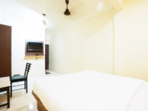 Hotel Della Comfort near Ambreshwar Shiv Mandir, Ambernath Hotels in Ulhasnagar
