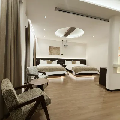 Dali Hemuyuanli Smart Homestay (Erhai Lake S-Bay Ecological Corridor) Hotels near Butterfly Spring Park