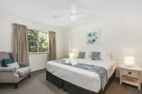 Lennox Beach Resort - balcony