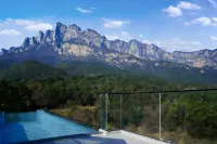 GULUXURY HOTEL - Rooftop Pools