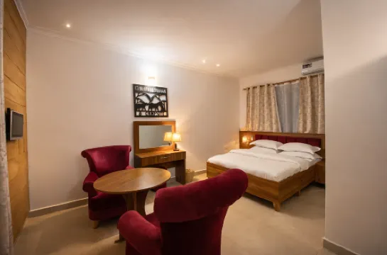 Mkomazi Hotels and Camp Sites