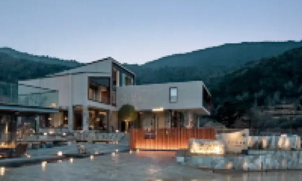 KUGAR  RESORT