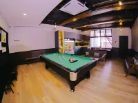 Concrete Jungle Cabin โรงแรมใกล้หอนาฬิกาอัทกินสัน