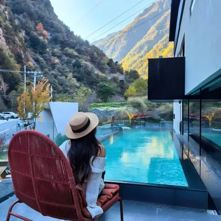 The Evening Mountain Range in Bipang Valley