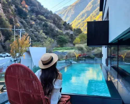 The Evening Mountain Range in Bipang Valley Hotéis em Condado de Li