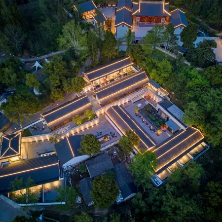 Floral Lux Hotel • Linhai Song Yun Ancient City Hotel