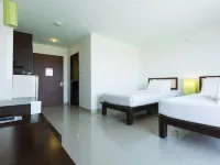 Townhouse Hillview Suites Pattaya Formerly Chatkaew Suites Hotels near Pattaya Elephant Village