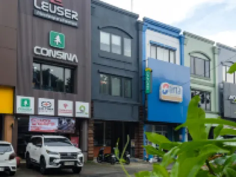 Mono Coliving Serpong Hotels in North Serpong